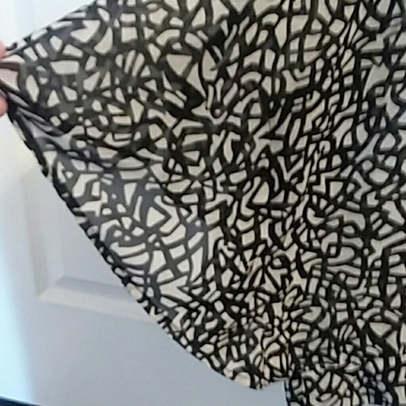 Black and cream, airy blouse - Picture 2 of 8